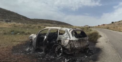 Des colons israéliens brûlent des voiture Palestinienne près de Qalqilya