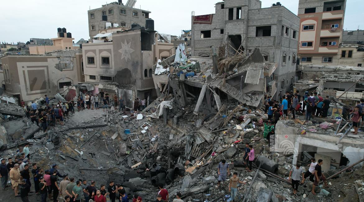 Martyrs et blessés lors des bombardements par l’occupation contre les camps de Nuseirat et de Rafah