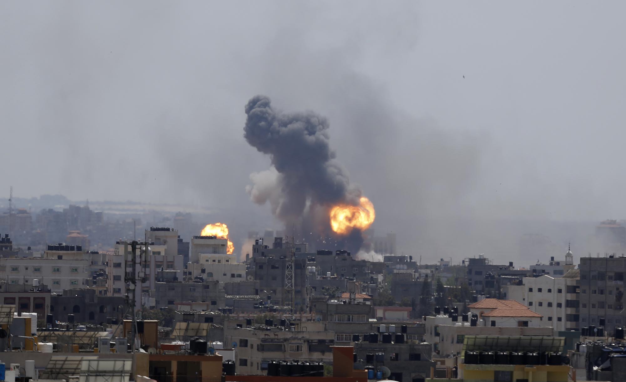 Des frappes aériennes menées par les avions de combat israéliennes sur Gaza 