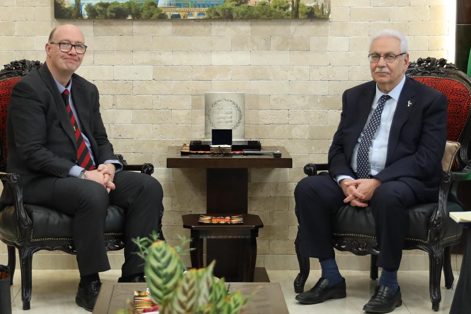 Le ministre de la Santé discute avec un responsable britannique des moyens de renforcer la coopération conjointe dans le domaine de la santé.