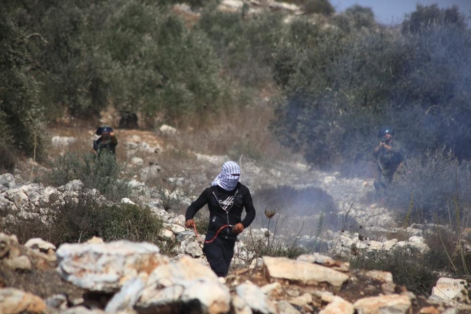 L’armée israélienne blesse 4 Palestiniens près de Qalqilya
