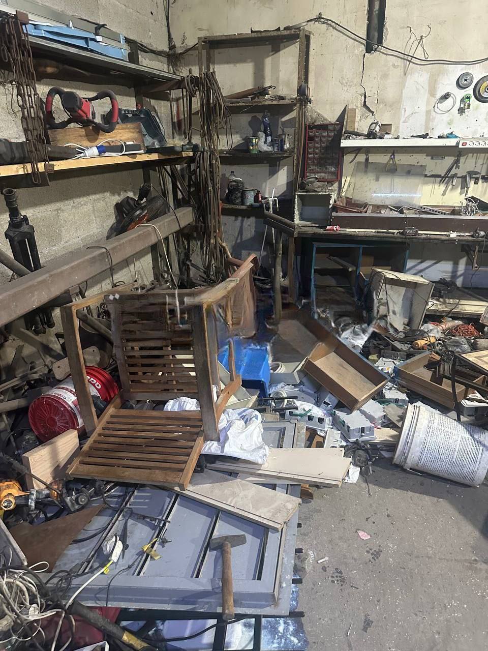 L'armée israélienne détruit un entrepôt de stockage de nourriture à Qalqilya
