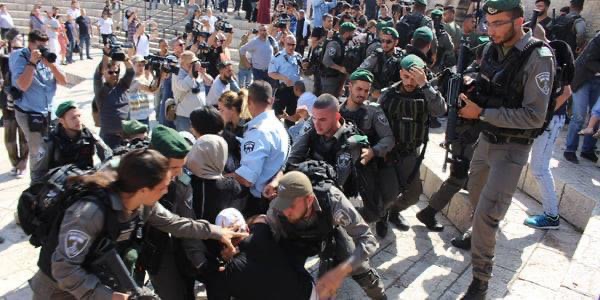Les forces d’occupation israéliennes arrêtent 3 Palestiniens à Jérusalem occupée 