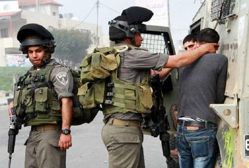 Les forces d'occupation raflent deux citoyens dont  un ex-prisonnier en Cisjordanie  