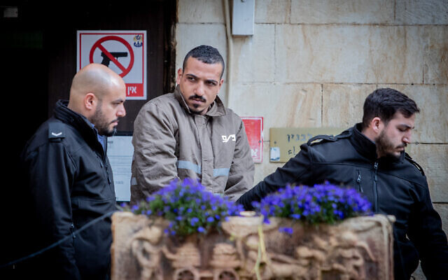 Les autorités d’occupation condamnent un Palestinien de Jérusalem à 30 ans de prison