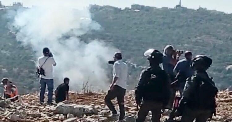 Salfit : Des blessés et des arrestations lors de la répression de l'occupation des participants à une journée de bénévolat 