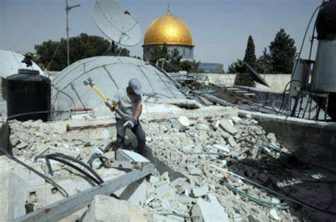 L’occupation oblige un citoyen palestinien à démolir sa maison près de Jérusalem 