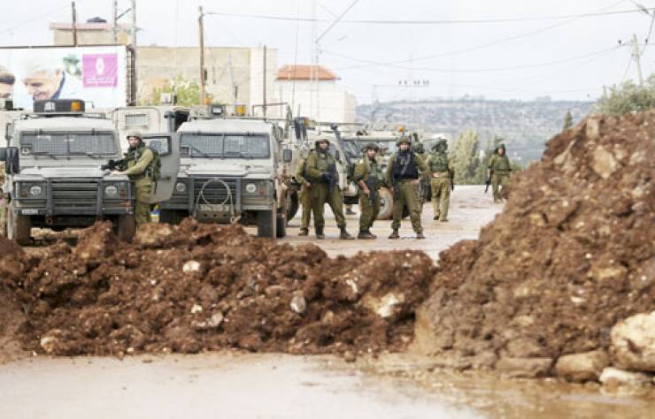 Les forces d'occupation bloquent quatre routes reliant la ville de Hawwara, au nord de la Cisjordanie, aux villes de la région
