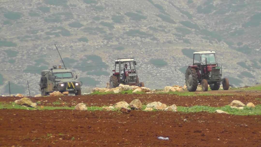 Des véhicules militaires israéliens pénètrent au centre de la bande de Gaza