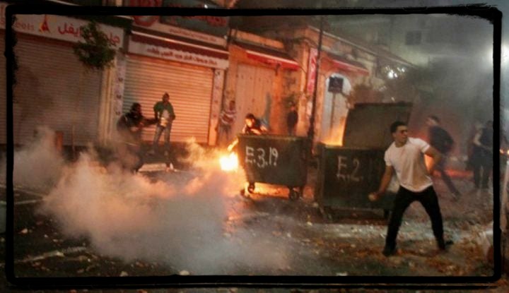 Des dizaines de Palestiniens étouffés par inhalation du gaz lacrymogène israélien à Hébron