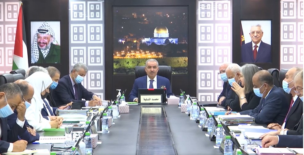 Shtayyeh : Nous appelons les universités internationales à boycotter les universités israéliennes impliquées dans la saisie des dépouilles des martyrs