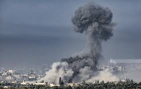 L'aviation de l’occupation bombarde 4 tours résidentielles au centre de la bande de Gaza.