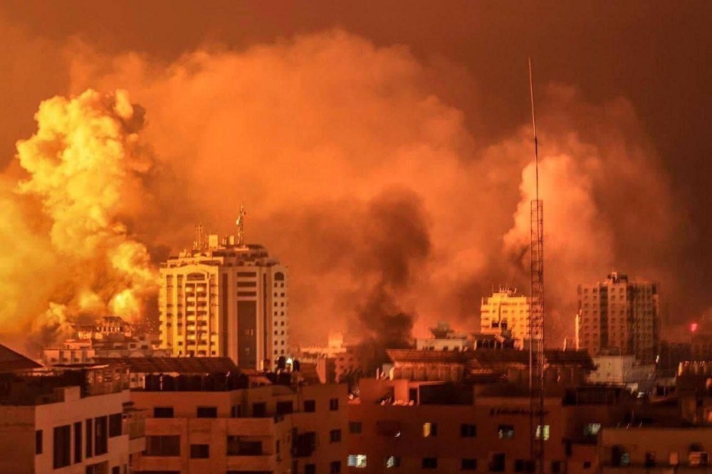 9 martyrs suite au bombardement d'occupation d'une maison à Jabalia au nord de la bande de Gaza