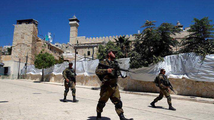 L’armée israélienne arrête deux Palestiniens près de la mosquée Ibrahimi