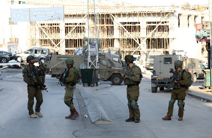 L'occupation prend d'assaut des régions à Jénine et Jérusalem