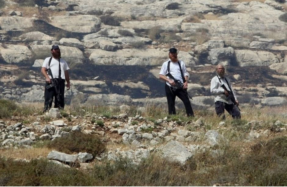 Des colons juifs détruisent des murs de pierres de soutènement près d’Hébron