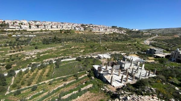 Les autorités israéliennes ordonnent de suspendre les travaux dans une mosquée et trois maisons près de Bethléem