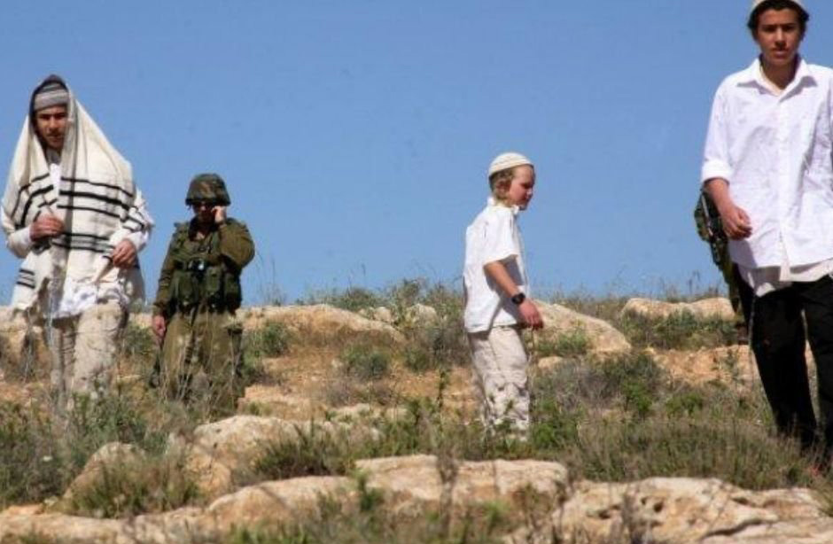 Des colons juifs attaquent un Palestinien près de Naplouse