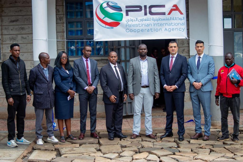 L'ambassade palestinienne au Kenya et PICA inaugurent un laboratoire informatique pour une école