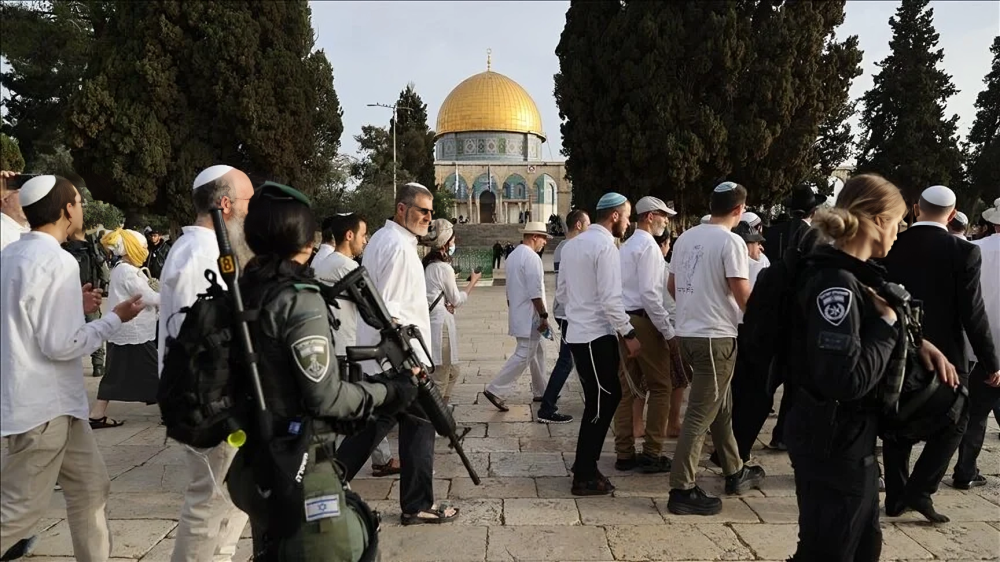 Des centaines de colons israéliens illégaux prennent d’assaut la mosquée Al-Aqsa de Jérusalem