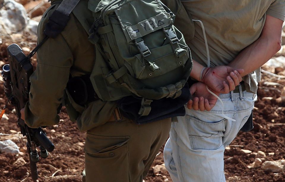 Trois Palestiniens capturés par l’armée israélienne