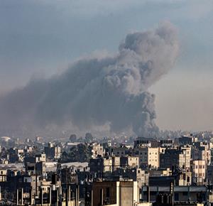 Martyrs et blessés dans un bombardement d'occupation de trois maisons dans la ville de Gaza