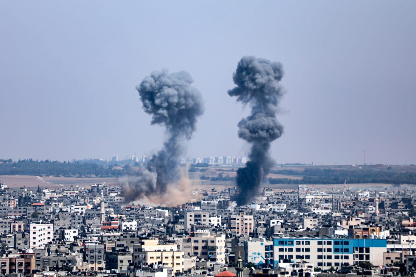 De nouveaux raids aériens israéliens contre des zones séparées de Gaza