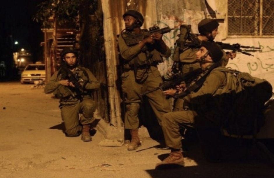 Les forces d’occupation israéliennes prennent d’assaut la bourgade de Sur Baher à Jérusalem occupée