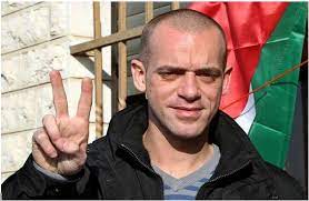 L'occupation décide de maintenir le détenu administratif Al-Hamouri en prison jusqu'à ce que la décision de l'expulser soit prise