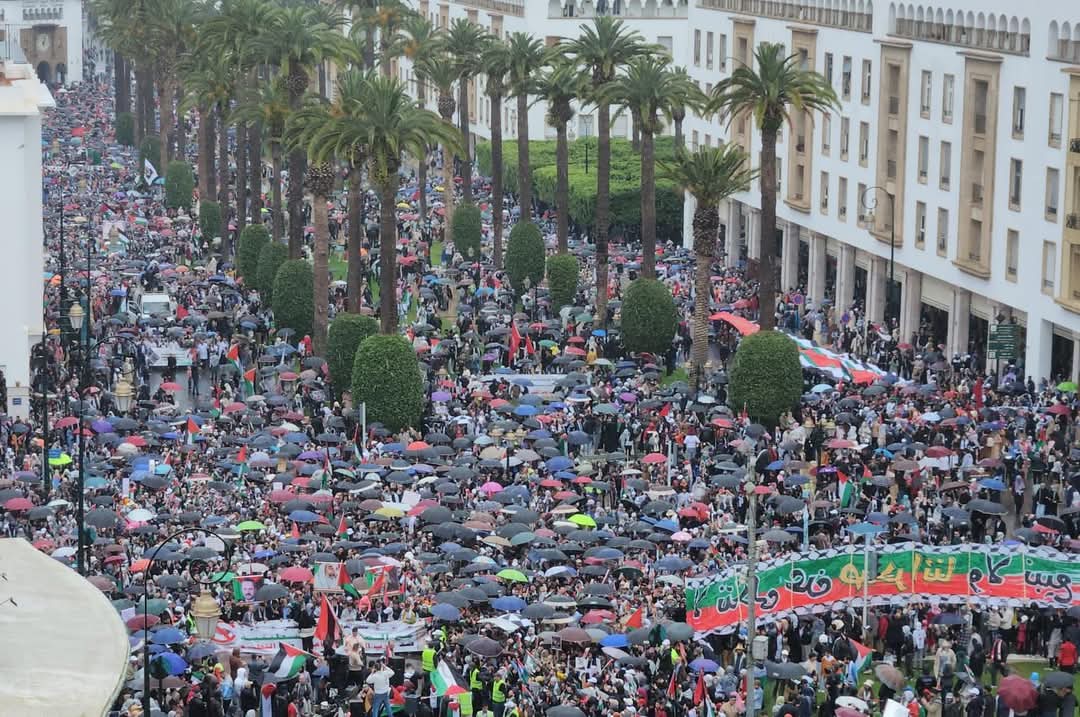Une manifestation massive à Rabat en soutien à la Palestine dénonçant l'agression israélienne sur Gaza.