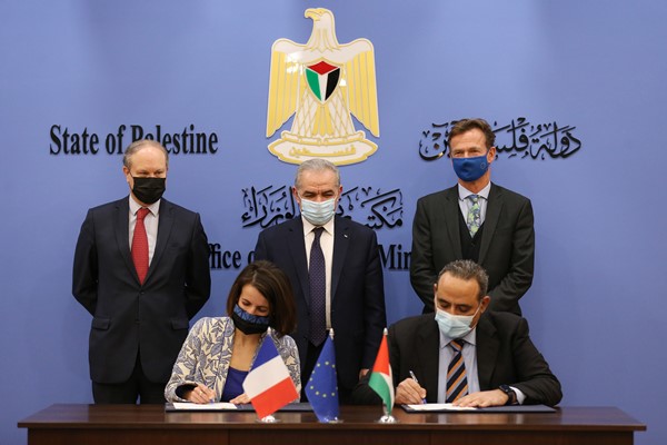 Des accords de 200 millions d’euros entre l’UE et les gouvernements de France et d’Allemand avec des banques palestiniennes