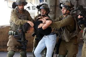 Les forces israéliennes d'occupation arrêtent 17 ouvriers et commerçants de Jénine