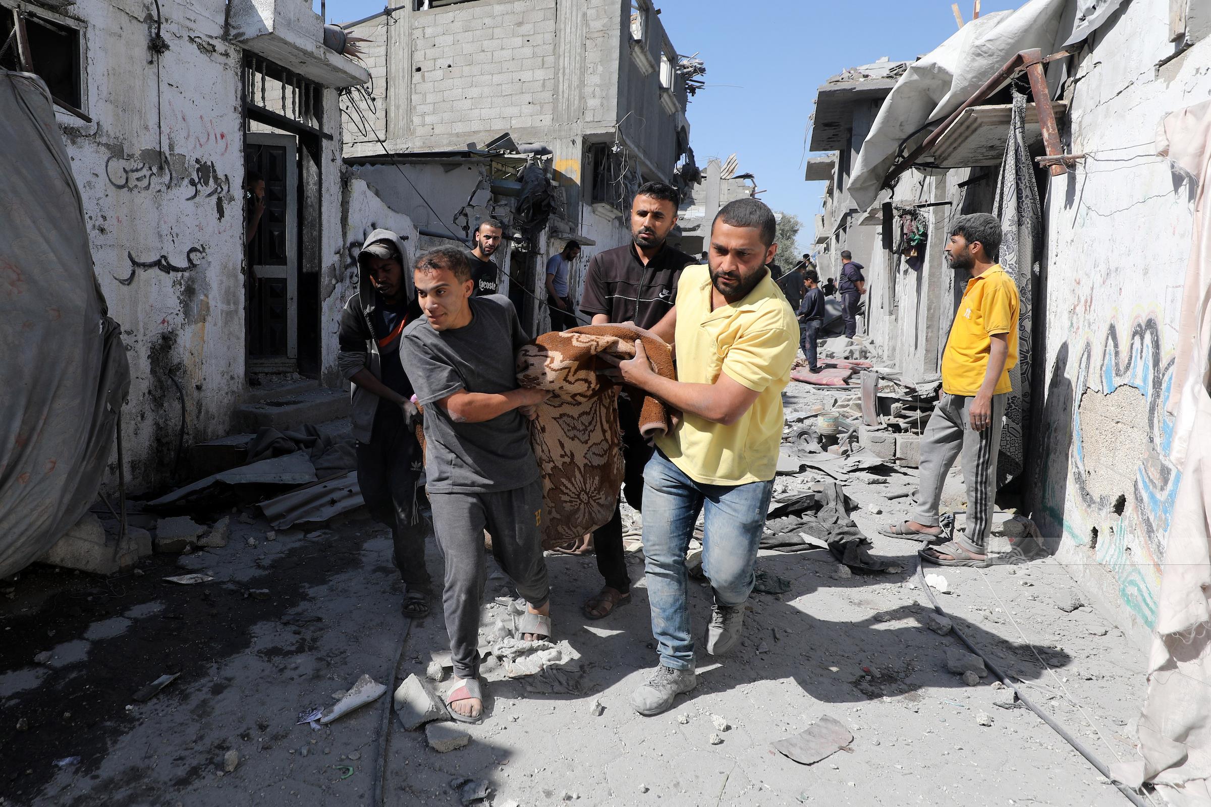 L’occupation continue de commettre des massacres dans la ville de Gaza, et le nombre de martyrs augmente