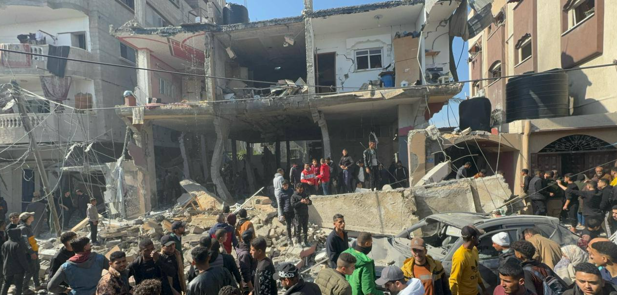 Gaza : 7 martyrs dans un bombardement d’une maison à Rafah