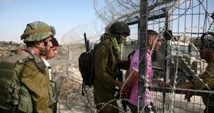 Les forces israéliennes arrêtent quatre Palestiniens à l’est de Gaza