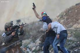 Des unités spéciales israéliennes raflent un prisonnier libéré de Jénine