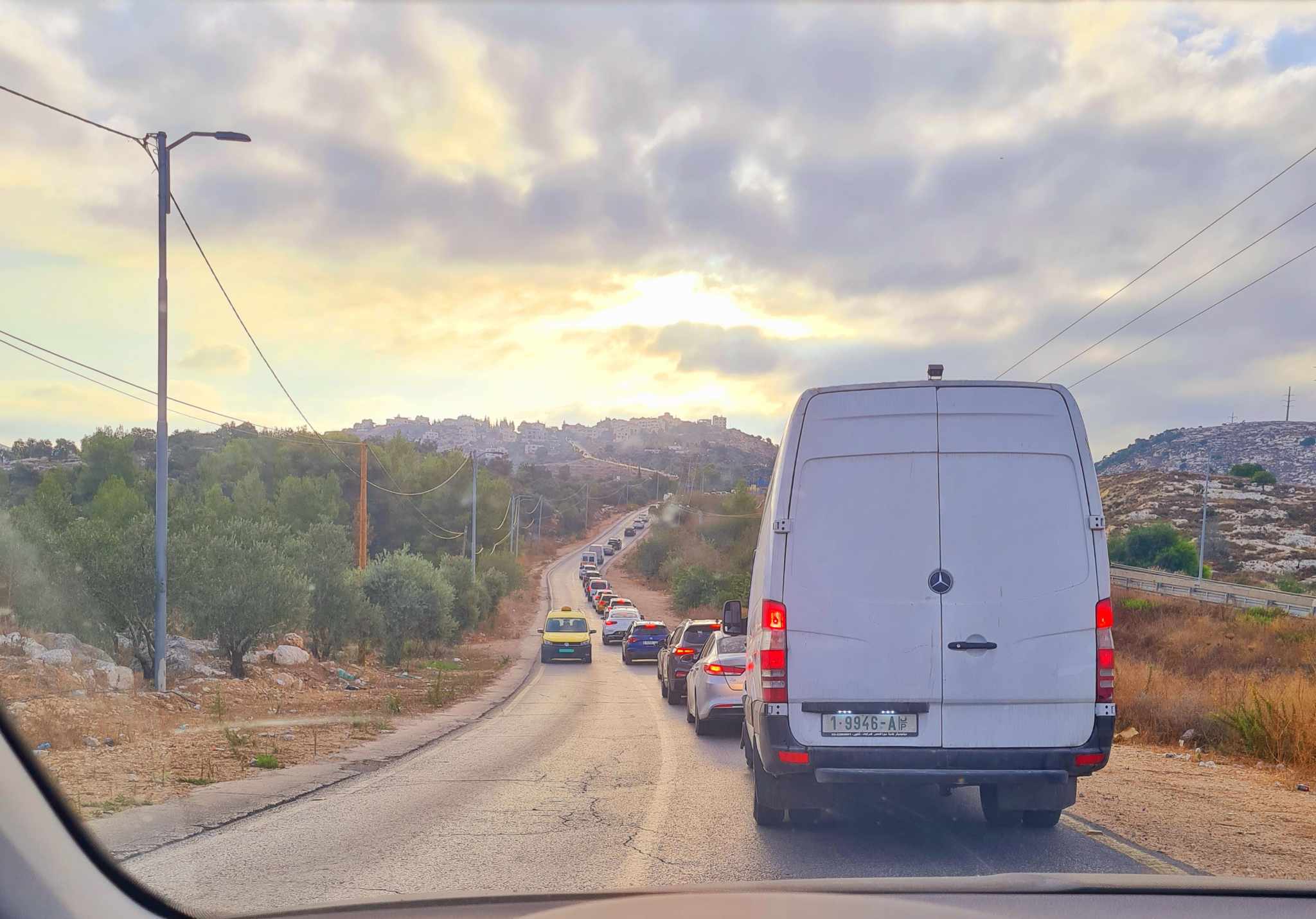 (Mise à jour) Installation d'un poste de contrôle militaire à l'ouest de Ramallah et à Naplouse 