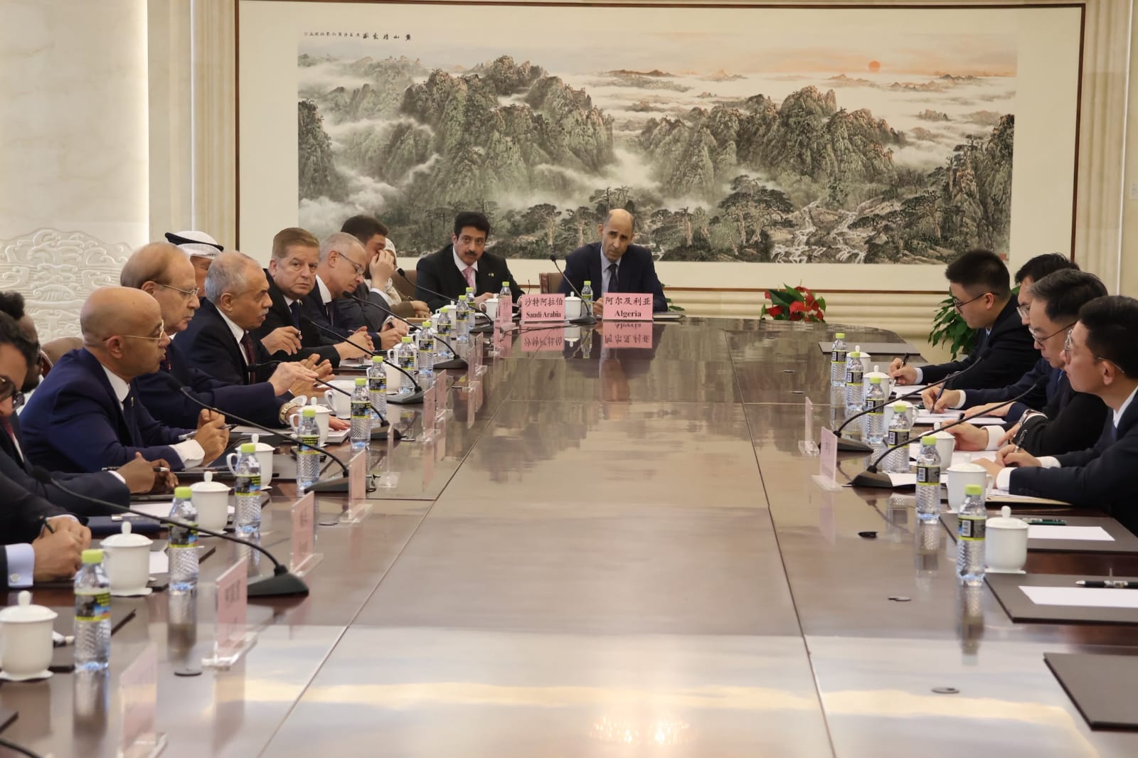 Un haut responsable chinois affirme que la solution à deux États est la seule voie juste pour résoudre la question palestinienne