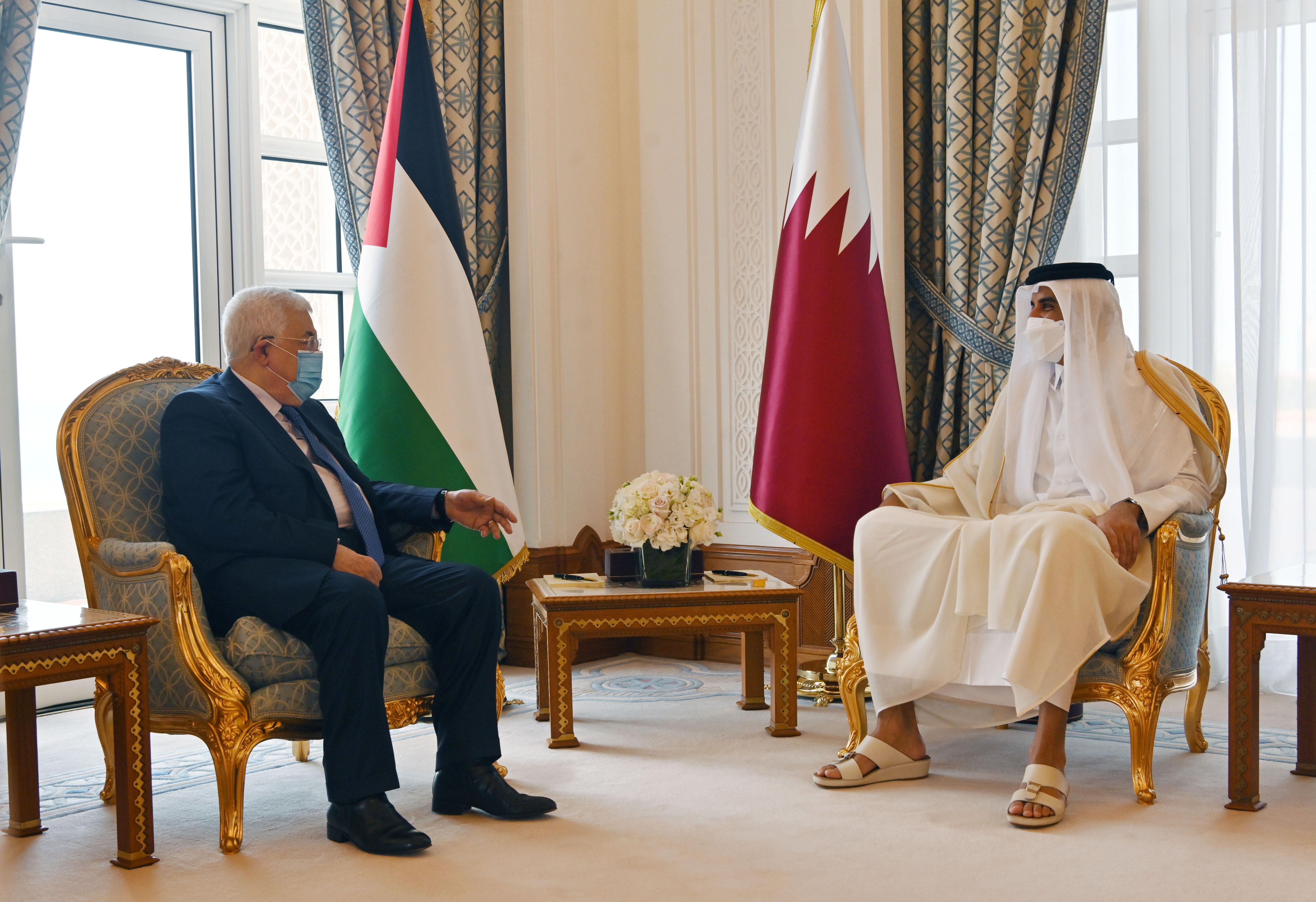Le président Abbas rencontre l'émir du Qatar
