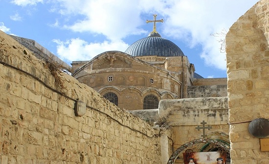 Le Patriarche Théophilos condamne la décision israélienne limitant le nombre des fidèles chrétiens dans l'Église du Saint-Sépulcre