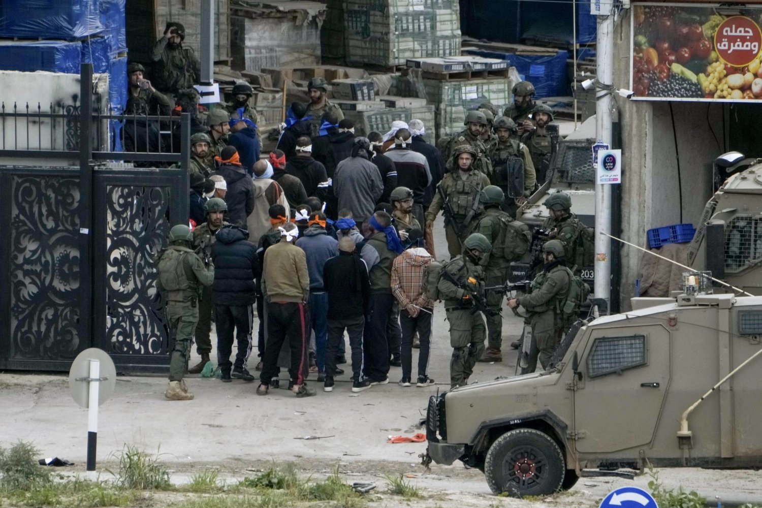 Des femmes et des enfants parmi 500 civils palestiniens interrogés à Tulkarem 