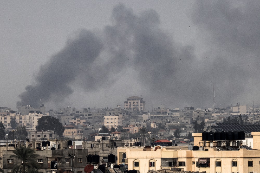 Gaza : quatre citoyens tombent en martyr dans un raid israélien