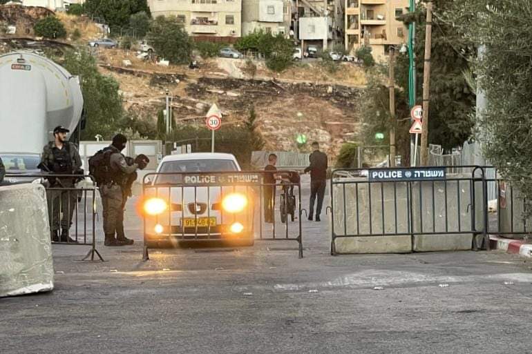 La police d'occupation verrouille le quartier de Sheikh Jarrah à Jérusalem 