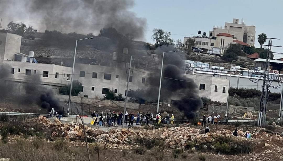 À la commémoration du décès de Yasser Arafat, les Palestiniens affrontent les soldats d'occupation en Cisjordanie