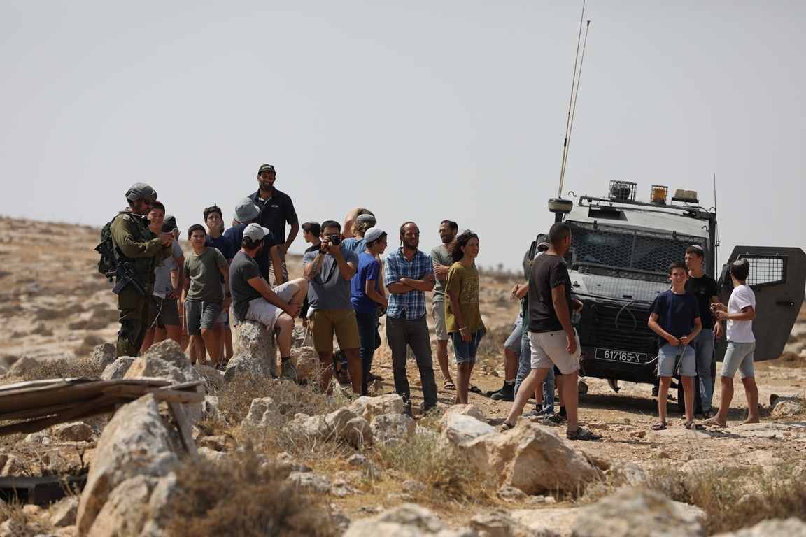 Après être battu par des colons, un Palestinien capturé par les forces israéliennes au sud d'Hébron