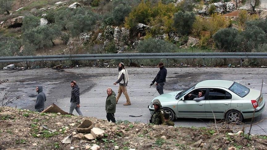 Plusieurs suffocations et des véhicules saccagés lors d'une attaque de colons contre le village de Burin au sud de Naplouse