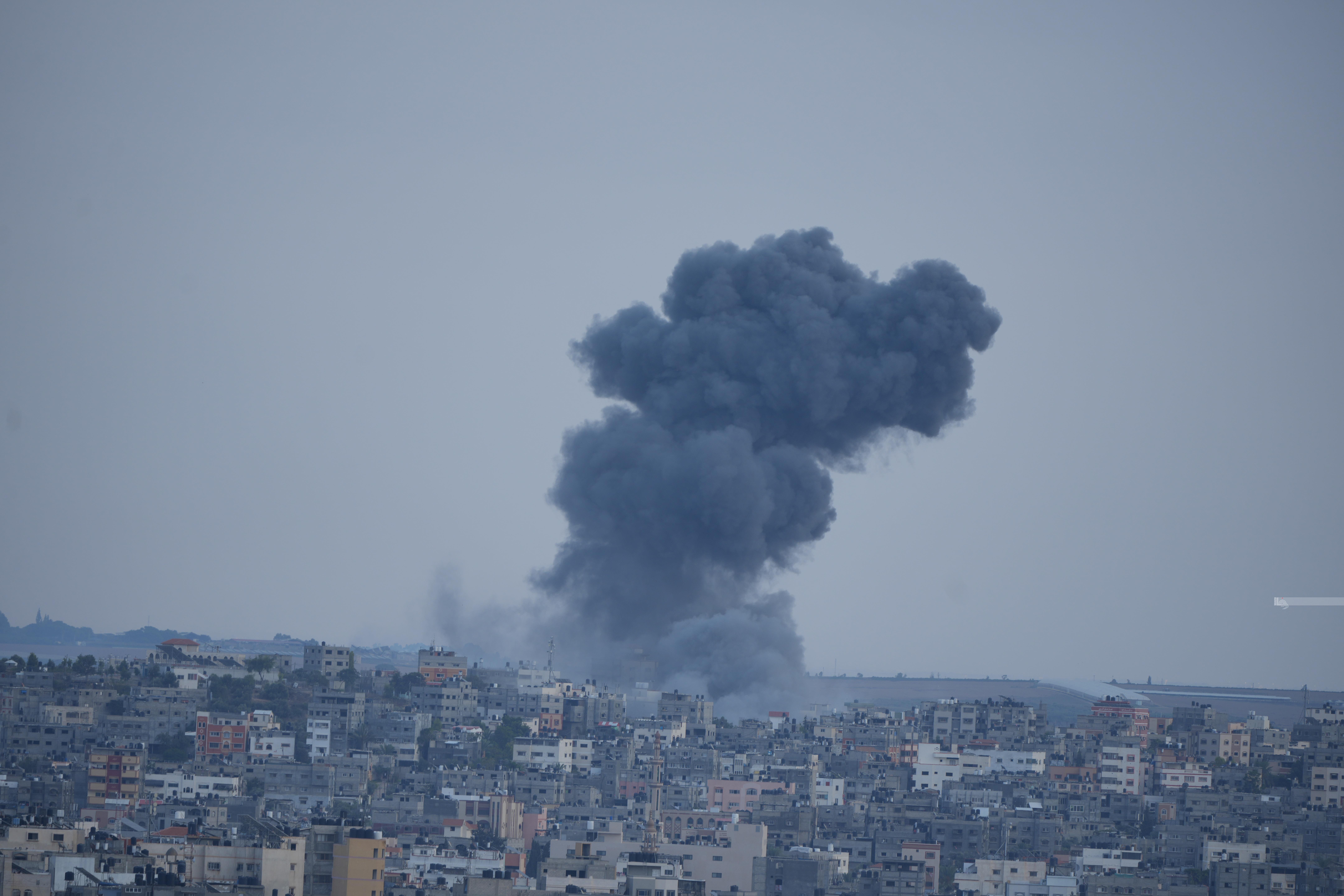 La guerre israélienne se poursuit contre la Bande de Gaza pour le 104ème jour 