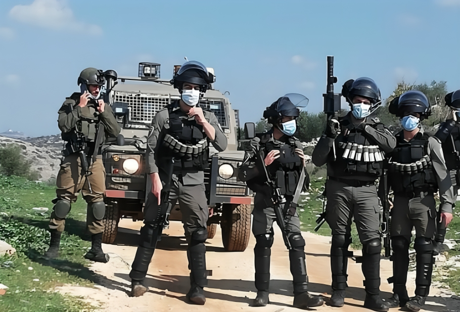 Les forces israeliennes d'occupation prennent d'assaut le village de Salem, à l'est de Naplouse