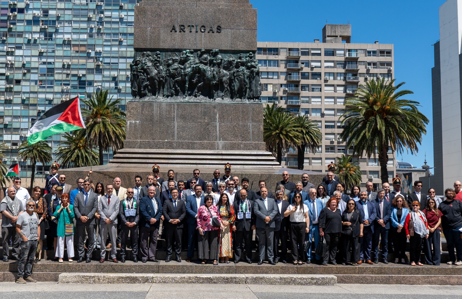 Des groupes de soutien uruguayens organisent une soirée culturelle en solidarité avec le peuple palestinien.