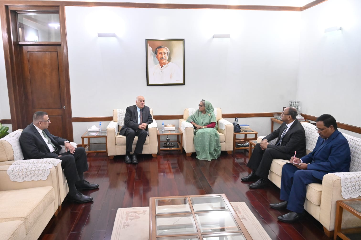 Al-Rajoub informe la première ministre de Bangladesh des derniers développements palestiniens
